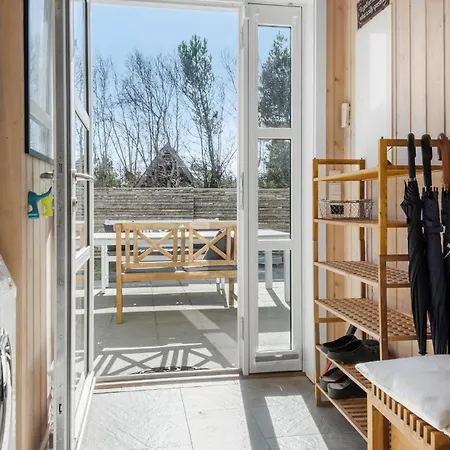 In With House Sea View Feriehus *